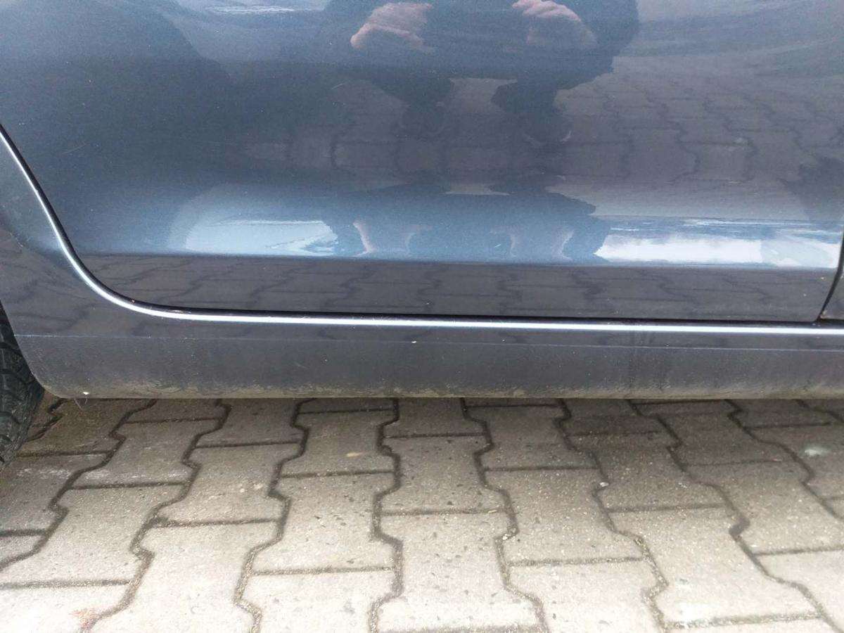 VW Golf 5 1K original Tür hinten rechts LC5F Bluegraphit Kombi Variant Bj.2008 VW Golf 5 1K original Tür hinten rechts LC5F Bluegraphit Kombi Variant Bj.2008